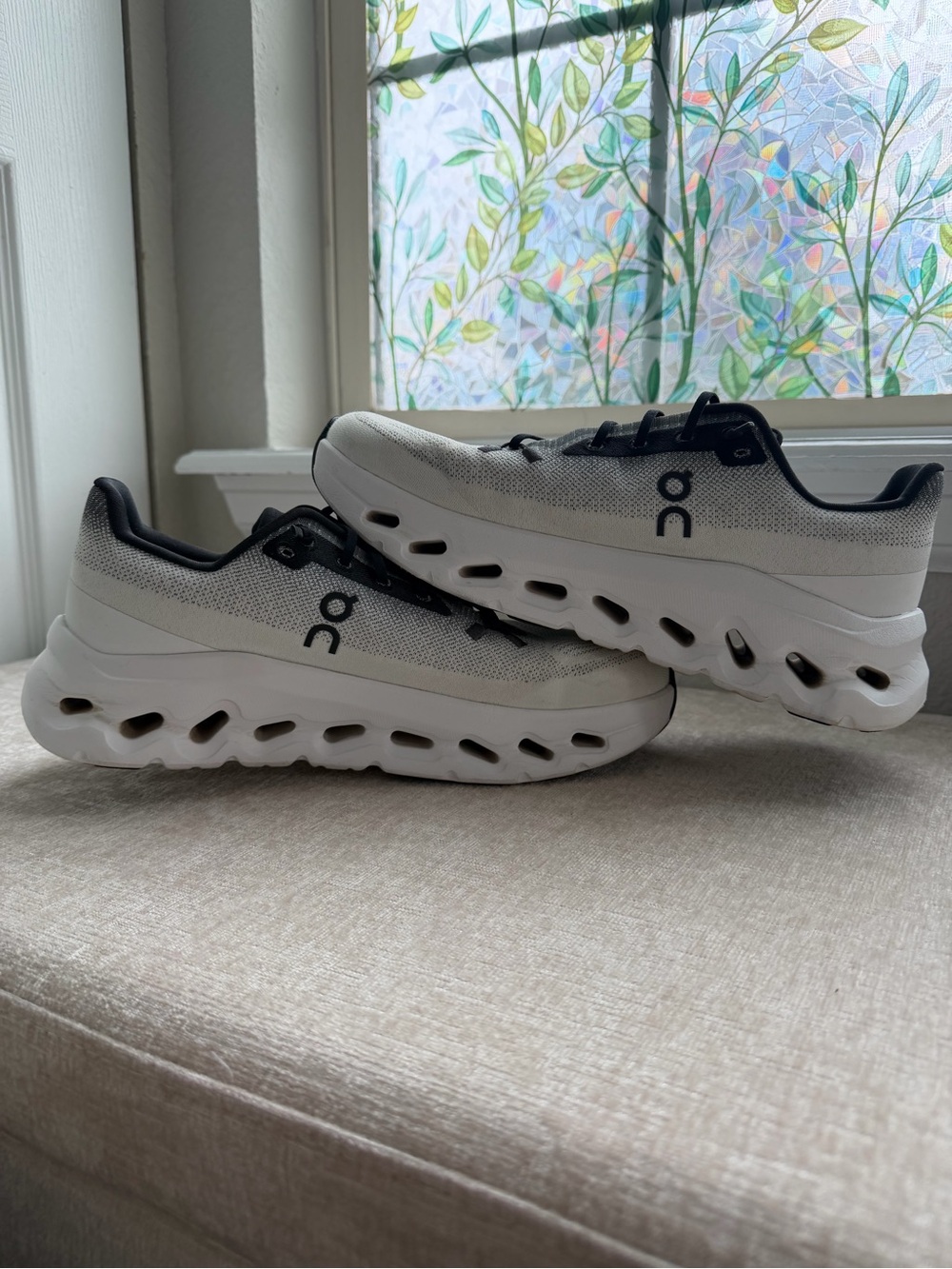 On Running Cloudtilt Black & White Women’s Size 9 - Picture 3 of 10